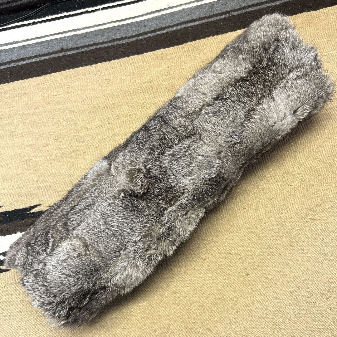 【裏地付】ラビット　尻あて　腰当尻皮　登山　毛皮敷物　キャンプ　チェア マタギ