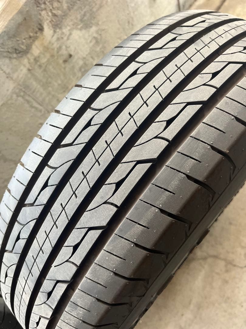 200系ハイエース用 16インチアルミホイール、タイヤ4本セット