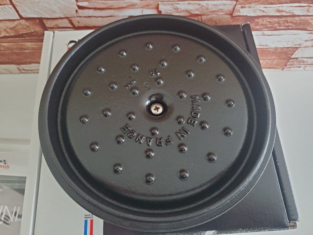 【正規品シリアルナンバー付/週末価格】staubピコ・ココットラウンドストウブ