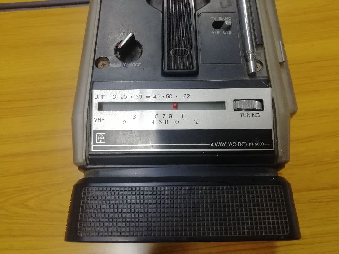 昭和レトロ、希少　ナショナル　ポータブルテレビ昭和