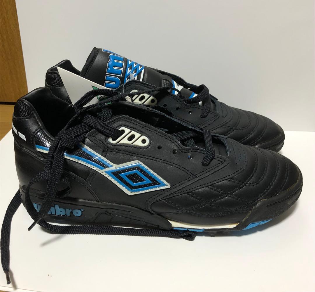 アンブロ D・I・A・M・I・C　トレーニングシューズ 未使用タグ付き 訳あり