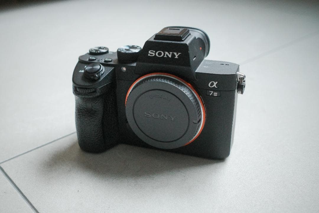 美品！SONY α7iii ミラーレス一眼 本体　ILCE-7M3