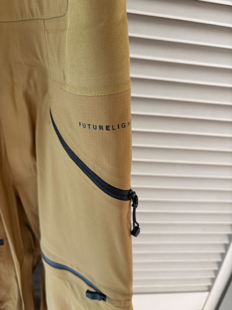 【美品】THE NORTH FACE ベージュ スノーボードウェア レディース