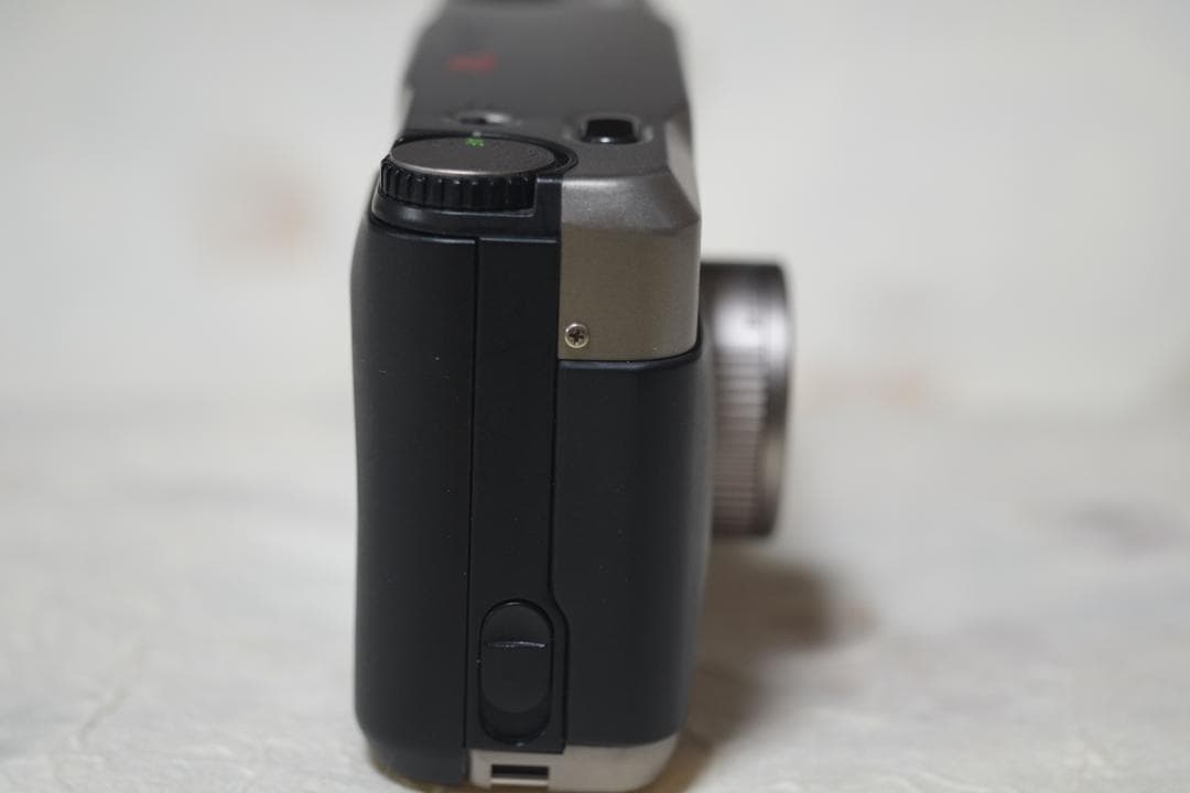 CONTAX T2 シルバー レンジファインダーカメラ