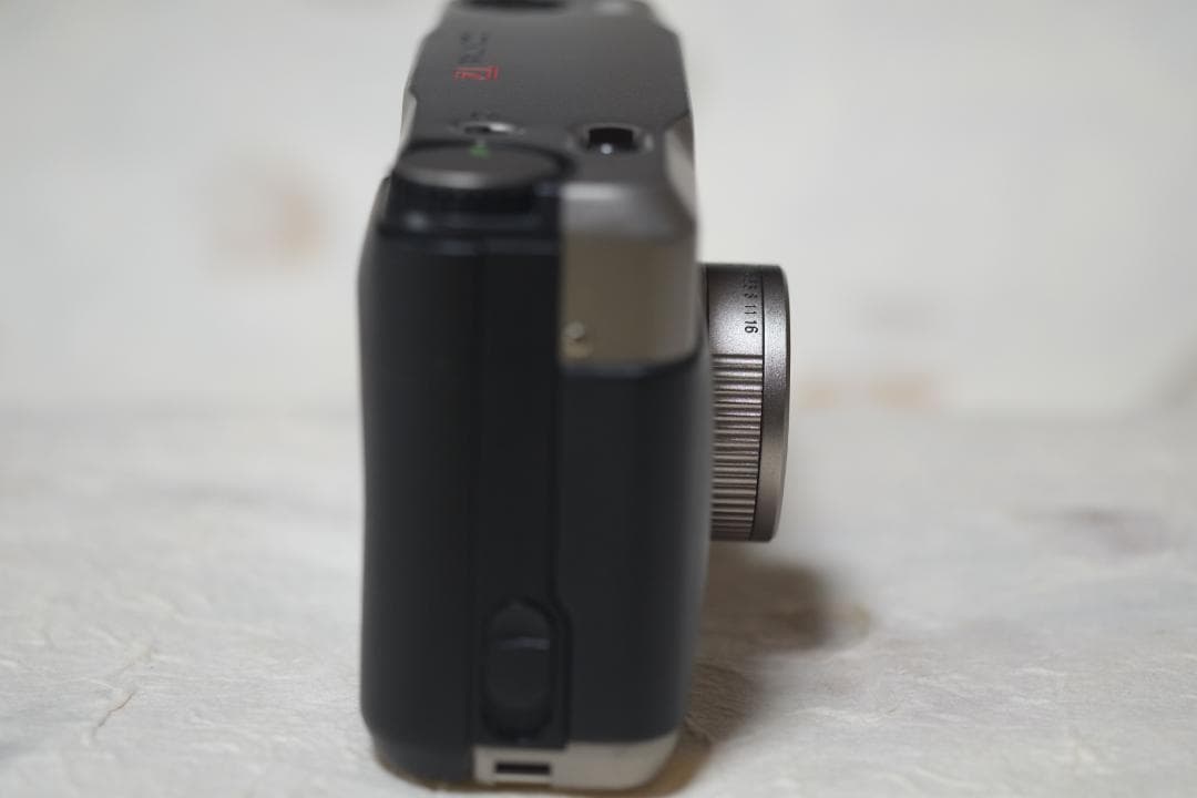 CONTAX T2 シルバー レンジファインダーカメラ