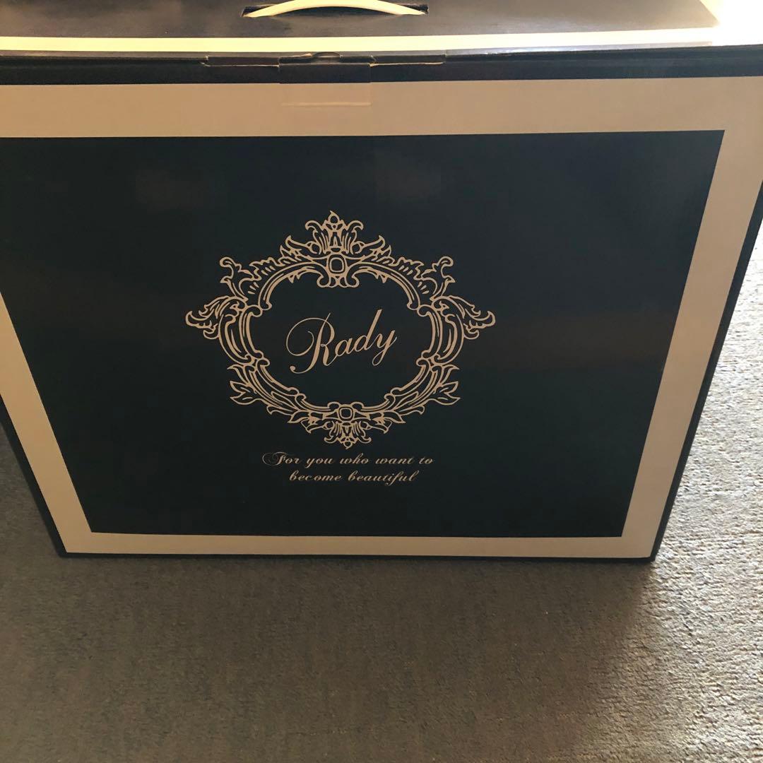 花柄シングル毛布　箱付き。