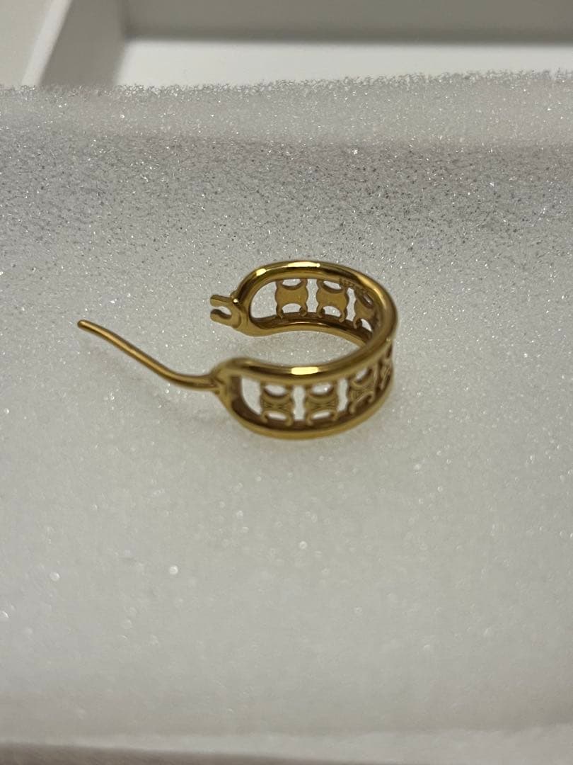 【片耳のみ】CELINEセリーヌ トリオンフ マルチフープピアスゴールド