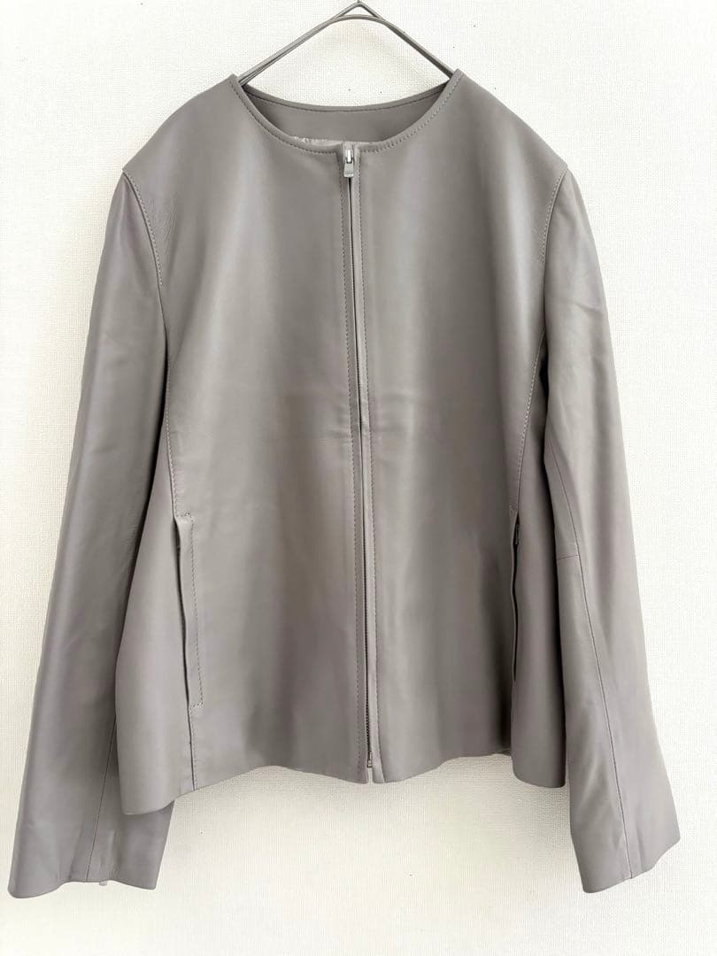 新品　23区　ラムレザー ノーカラー ブルゾン　グレージュ　46