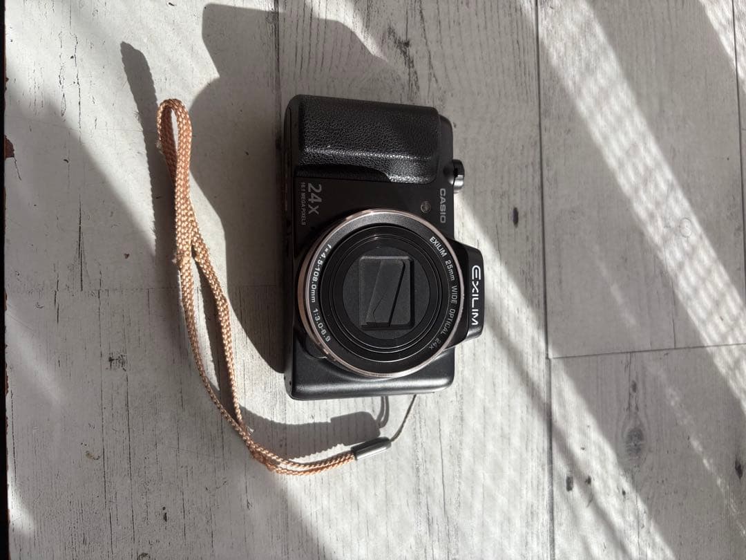 CASIO EXILIM EX-H60 デジタルカメラ