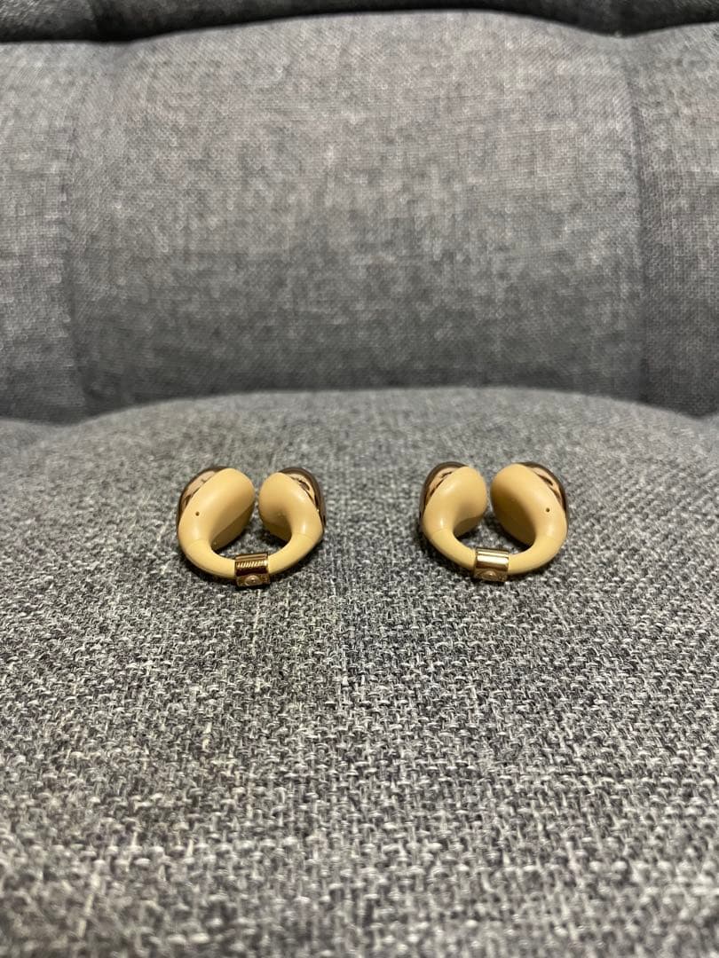 BUTTONS CLIP イヤーカフ ワイヤレスイヤホン