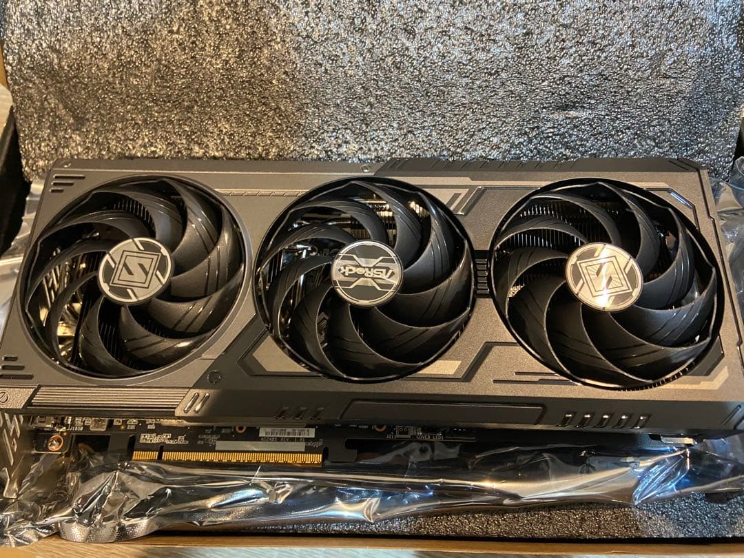 【美品】AMD Radeon RX 9700 XT 16GB グラフィックカード