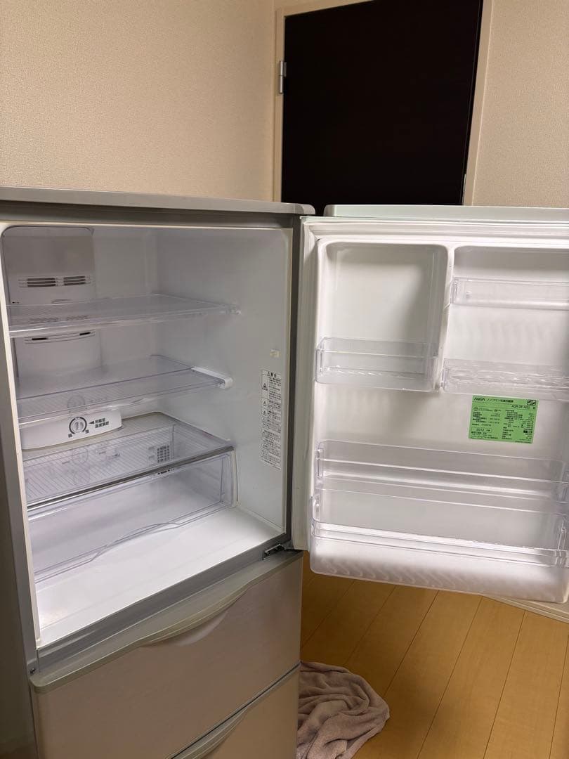 AQUA ノンフロン冷蔵庫 AQR-261A(S) 2012年