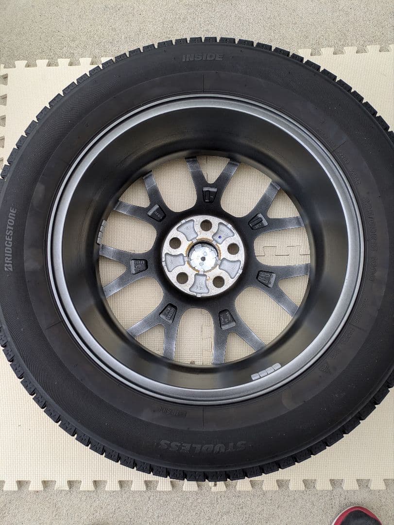 1/5迄値下げ！ 40アルファードスタッドレス VRX 3 225/60/18