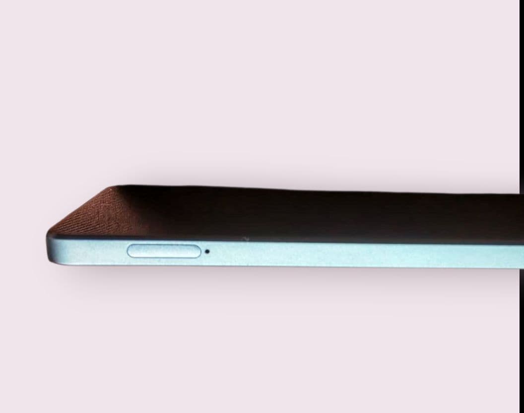 値下げしました　　　　　OPPO　Reno11A 128G ダークグリーン　美品