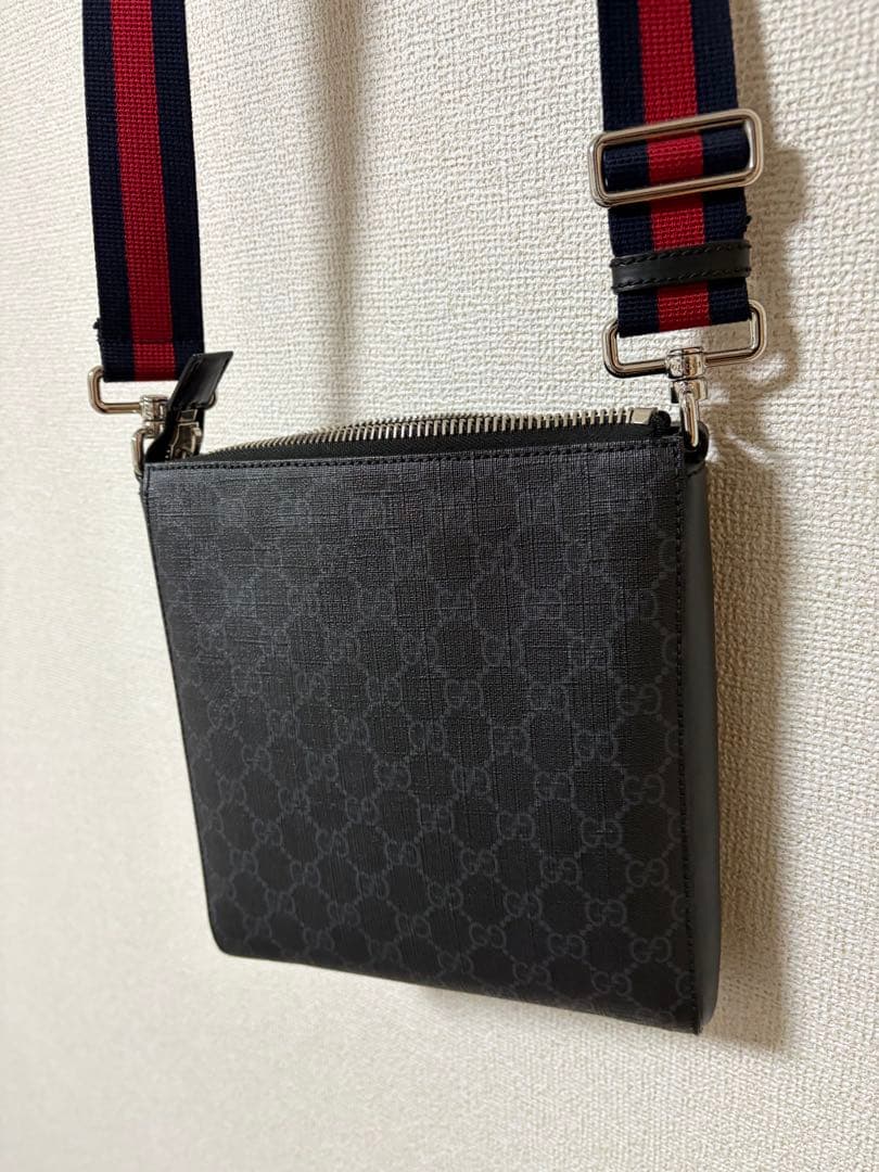 GUCCI ブラック ショルダーバッグ523599 001998
