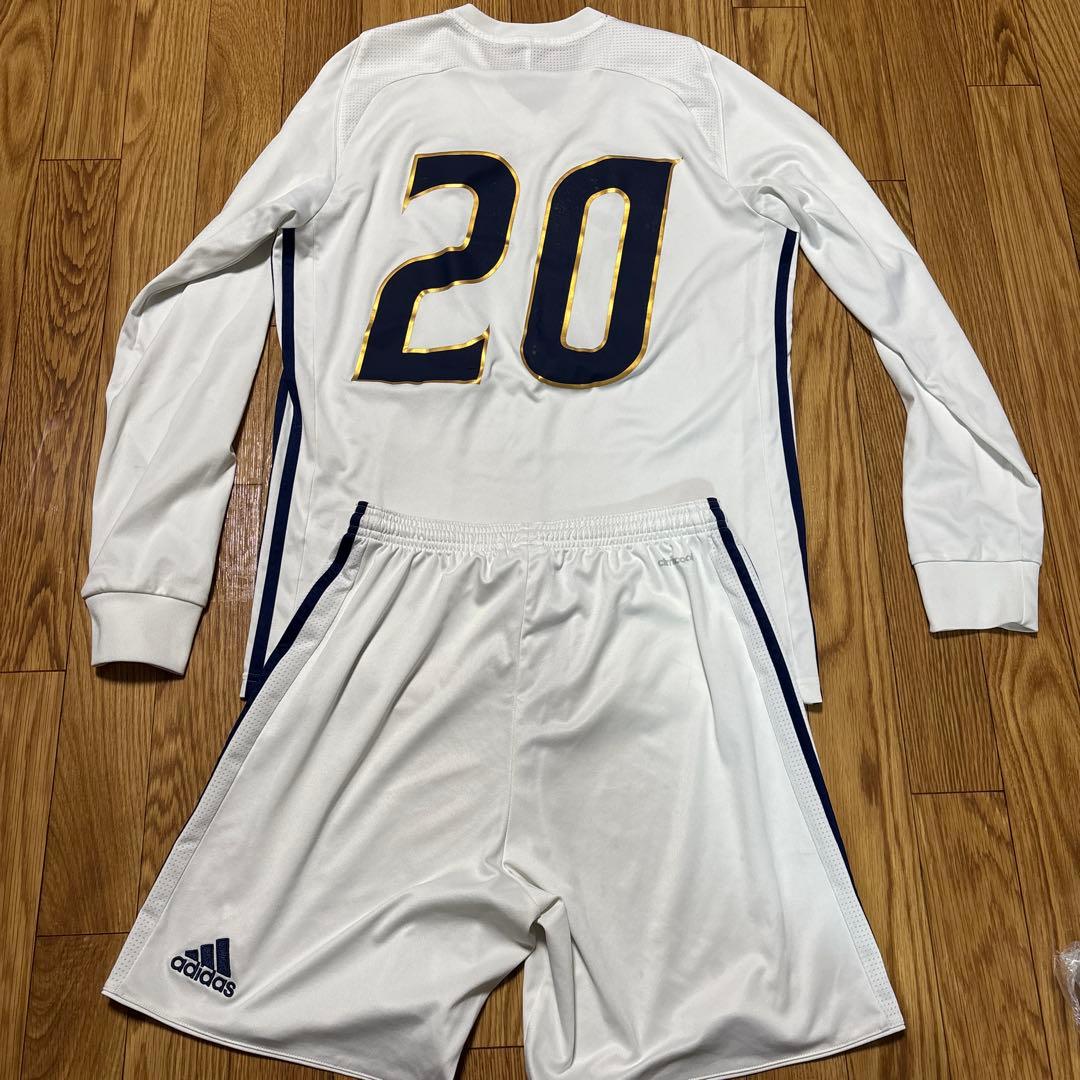 環太平洋大学サッカーユニフォーム上下セット 20番