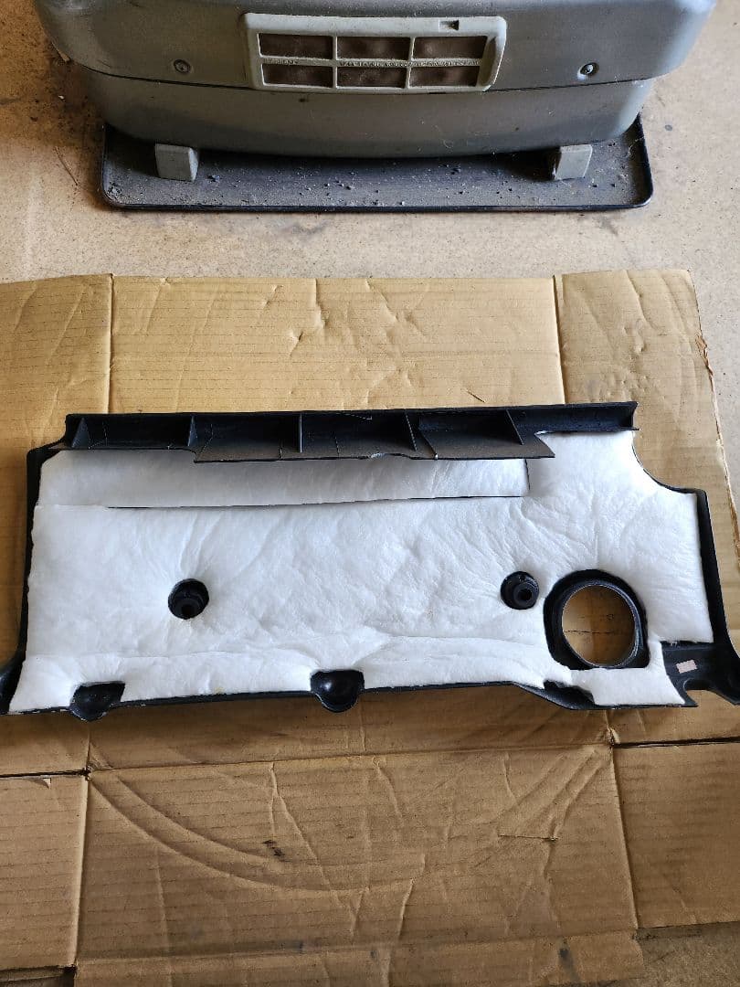 トヨタ VVT-i 16V エンジンカバー シルバー