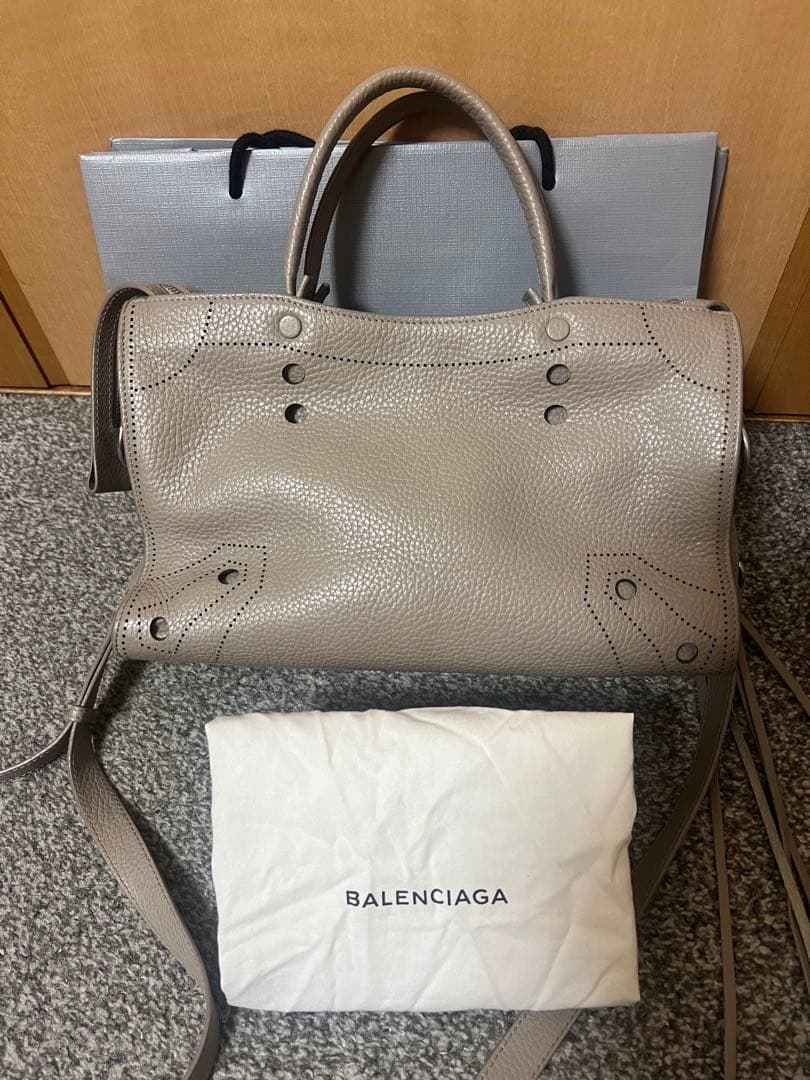 BALENCIAGA 正規品　パンチング　ハンドバッグ