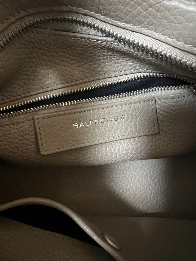 BALENCIAGA 正規品　パンチング　ハンドバッグ