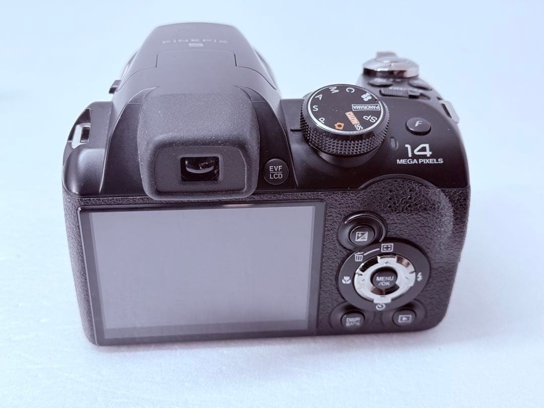 FUJIFILM FinePix S4500 動作確認済 30倍ズーム 単3電池