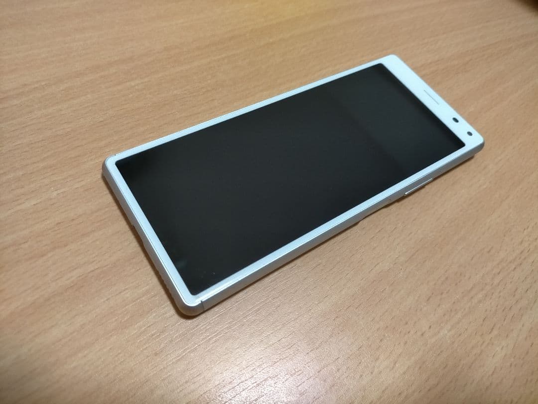 simフリー　XPERIA 8 Lite