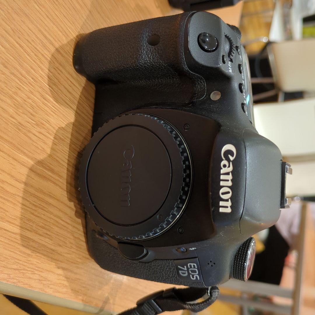 Canon EOS 77D デジタル一眼レフカメラ