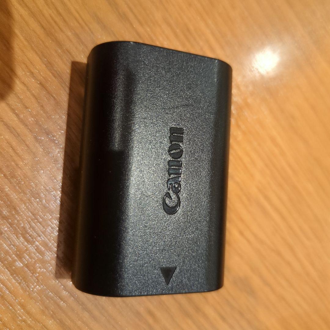 Canon EOS 77D デジタル一眼レフカメラ