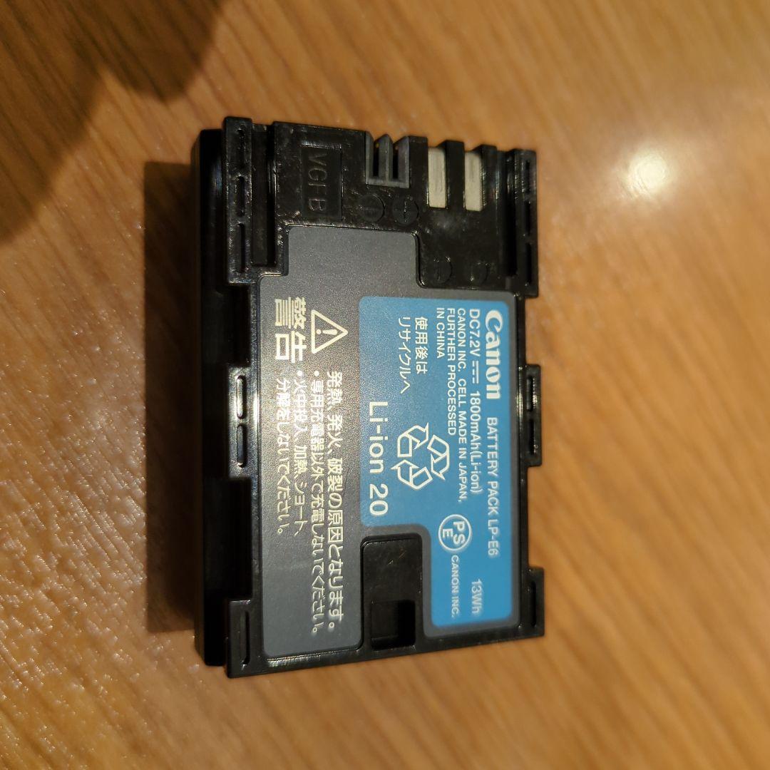 Canon EOS 77D デジタル一眼レフカメラ