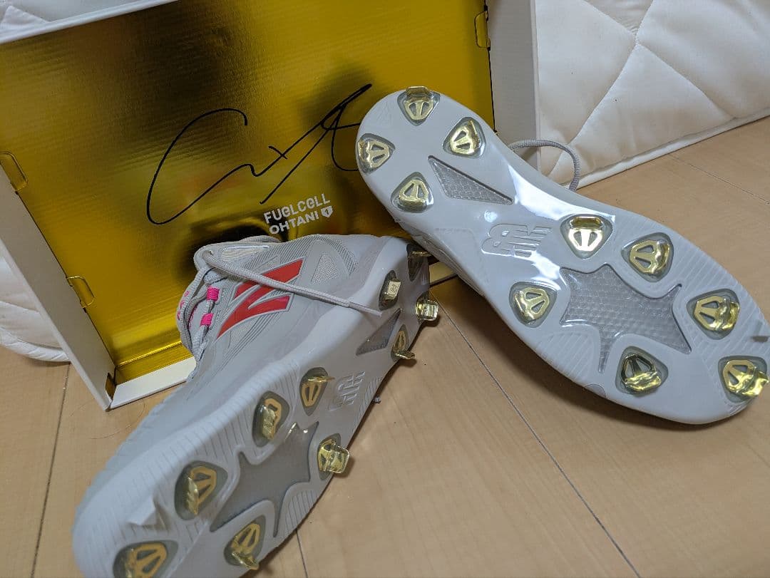 大谷翔平　母の日モデル　New Balance スパイクシューズ グレー/ピンク