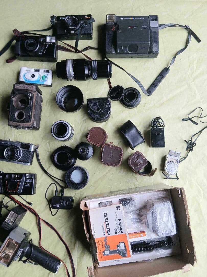 フィルムカメラ&レンズ&ストロ ボまとめ売り「ジャンク」