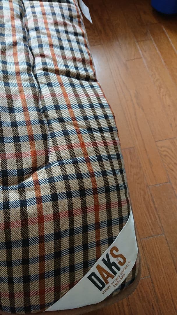 新品：DAKS 高級ベージュチェック柄ブランケット＆綿 掛け布団　セット