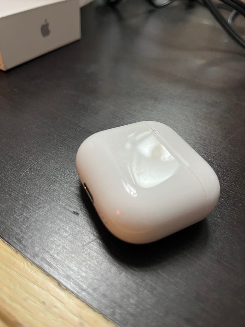 【イヤホン新品】Apple AirPods4 ノイズキャンセリング搭載モデル