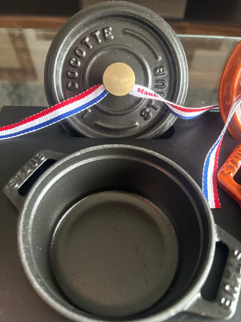 新品　staub ピコ・ココットラウンド10㎝　3個セット　専用スタンド付き