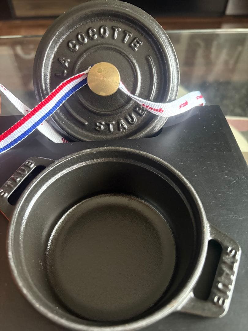 新品　staub ピコ・ココットラウンド10㎝　3個セット　専用スタンド付き