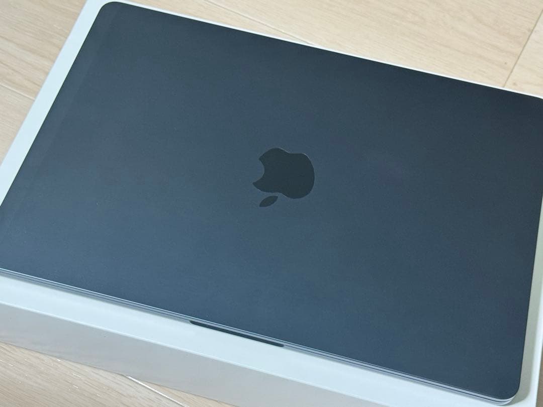 Apple MacBook Air M2 13.6インチスペースグレイ美品