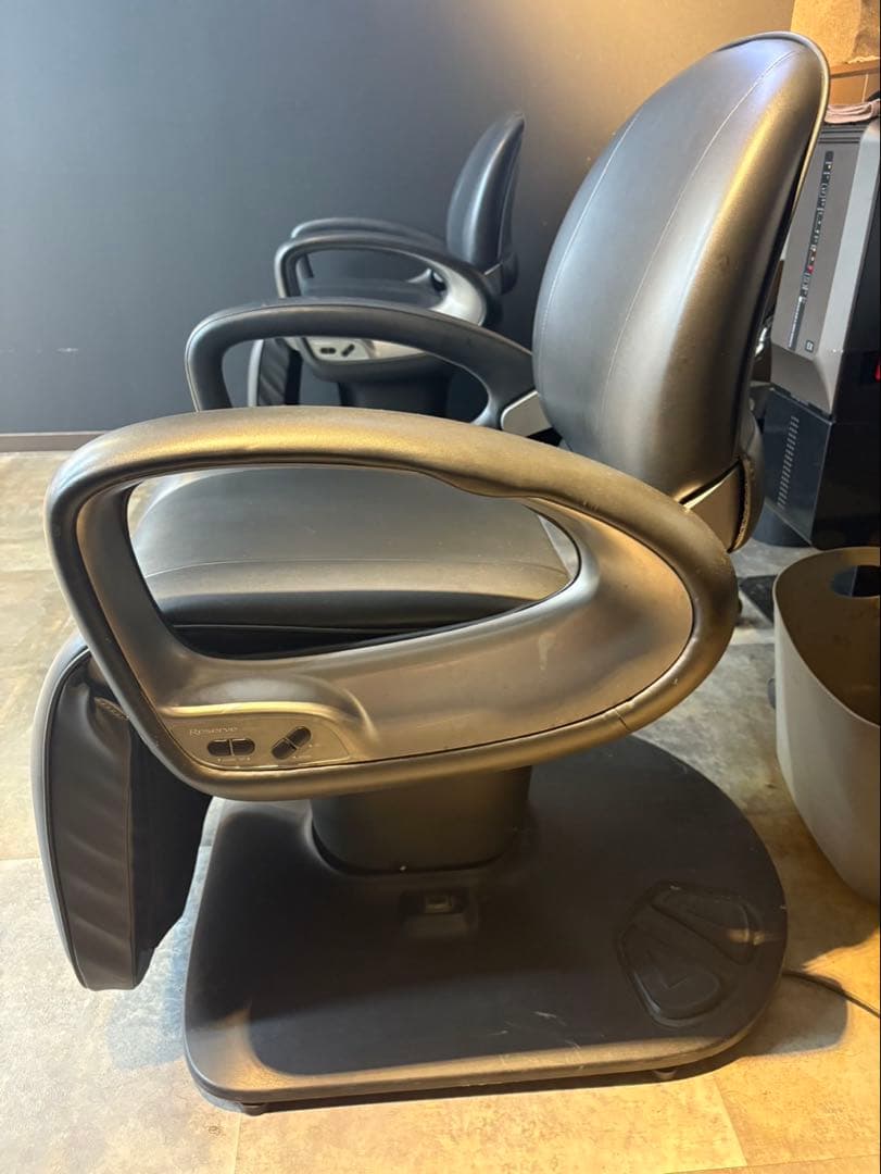 2台タキガワ リザーブ RS-001EX 電動シャンプー椅子 モダンブラック