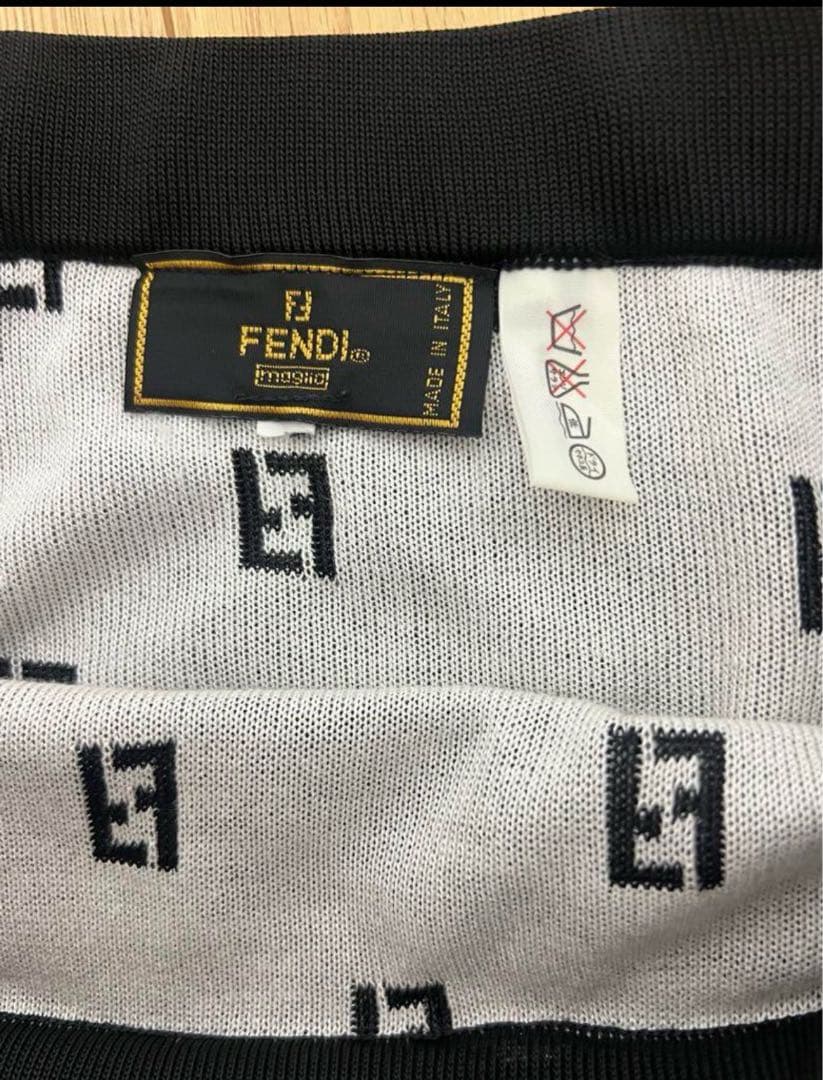 専用　美品　グッチ　GUCCI 半袖 ロゴ　コットン Fendi スカート　２点