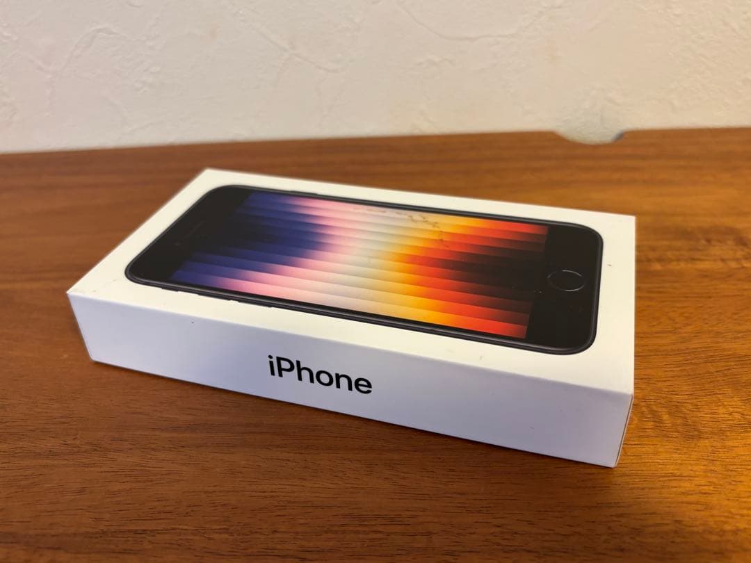 ☆美品・小傷あり☆iPhone SE 3 ⑨