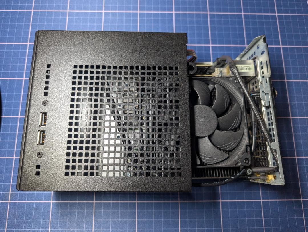 DeskMini X300 Ryzen 5 3400G ベアボーンPC