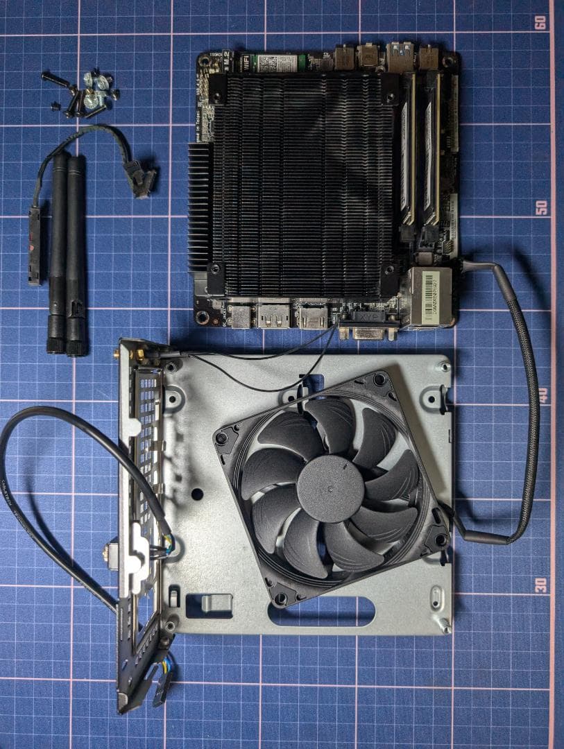 DeskMini X300 Ryzen 5 3400G ベアボーンPC