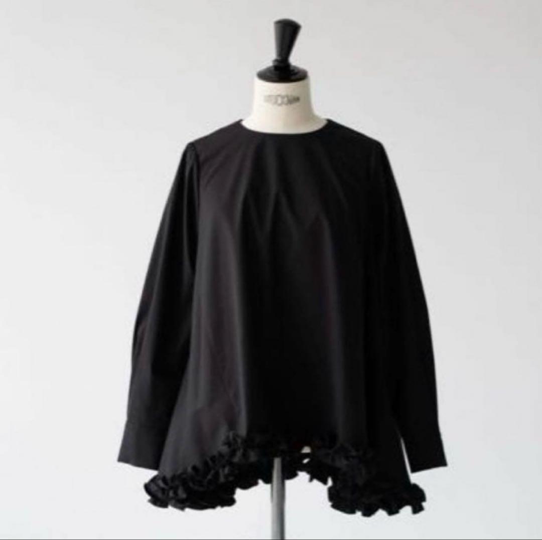 OHGA 裾フリル　Aラインブラウス