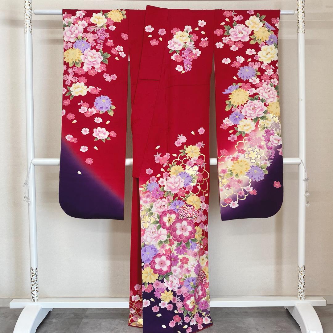 akmx193 正絹 振袖 　赤色 パールトーン加工 9号 花柄