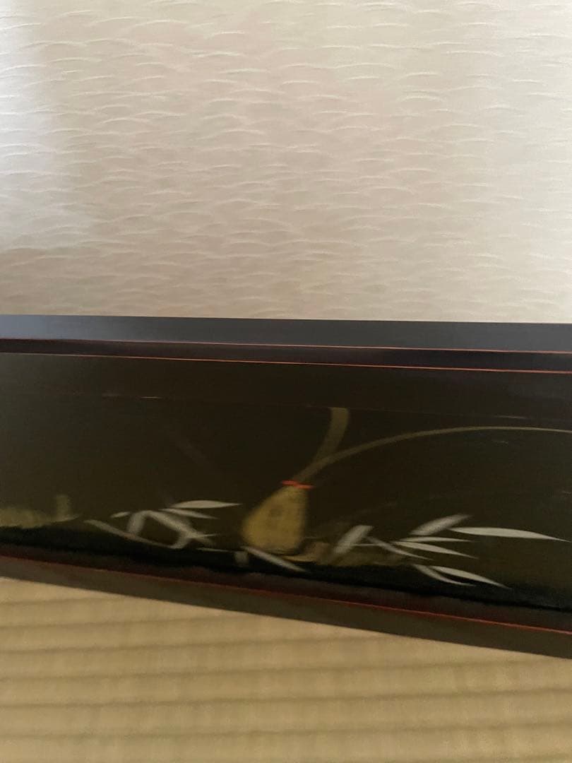 漆塗り　黒の木製衣桁 花の絵柄付き　着物掛け　着物ハンガー　衣桁　骨董品