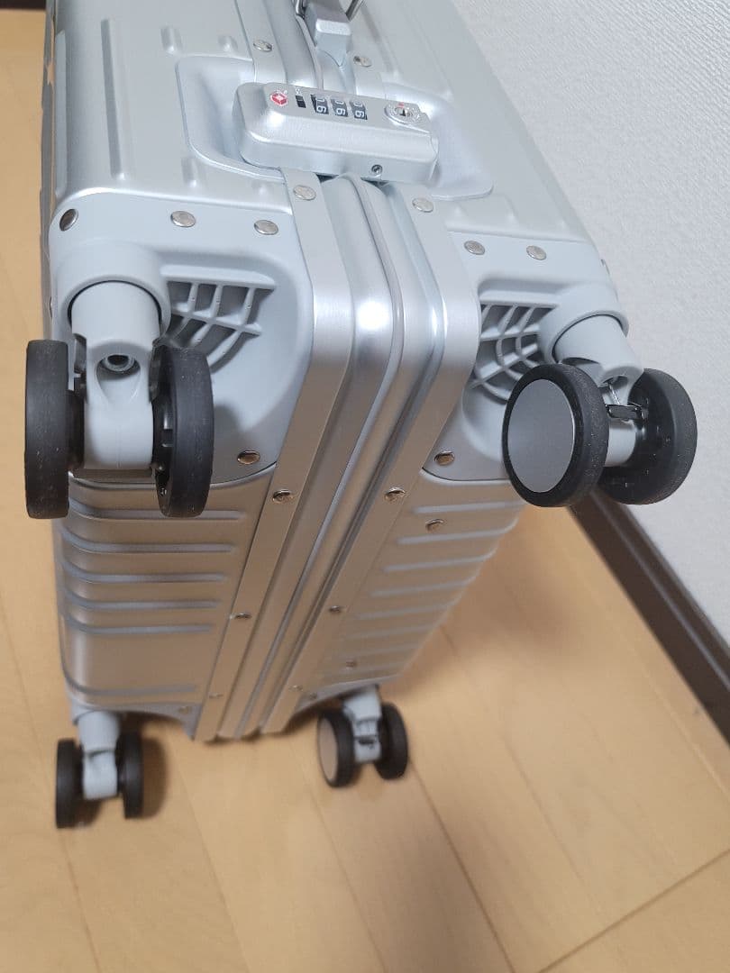 【新品未使用】希少イノベーター最新モデル。ラゲッジタグ付き