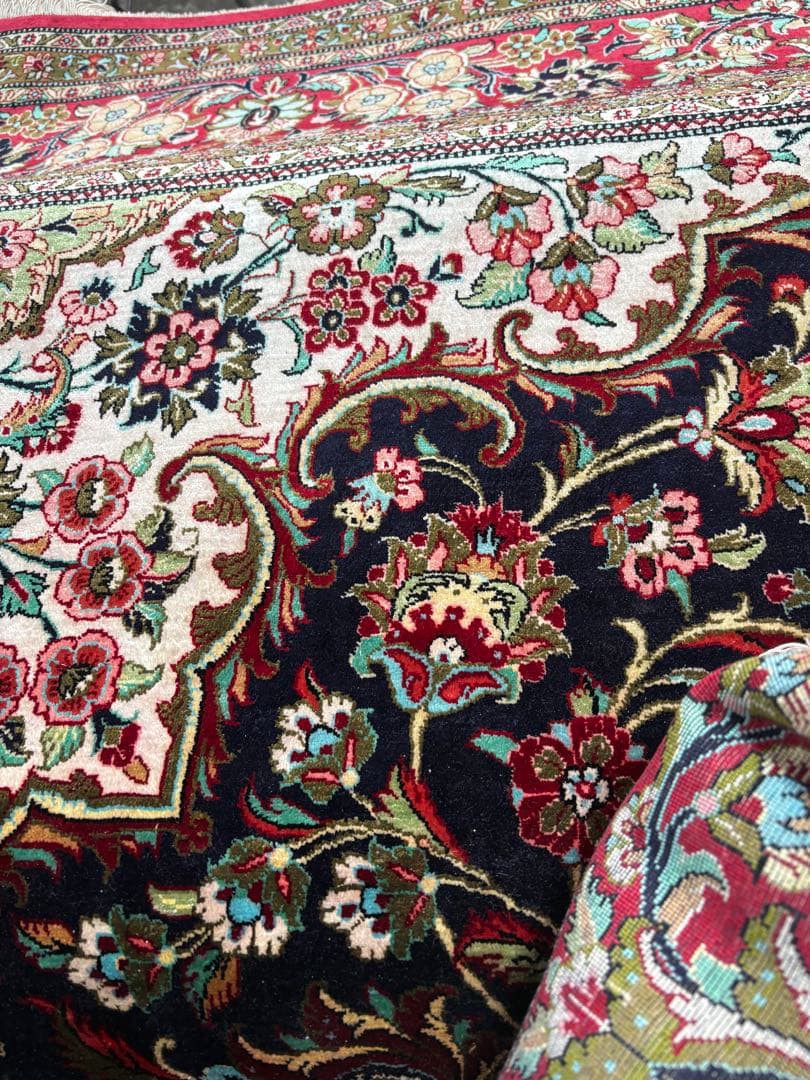 年内販売希望　価格交渉喜んで　ペルシャ絨毯　シルク100% 310x207