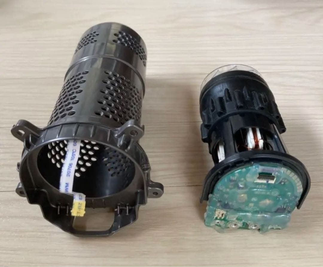 ダイソン掃除機　sv18 サイクロン部 完全分解洗浄