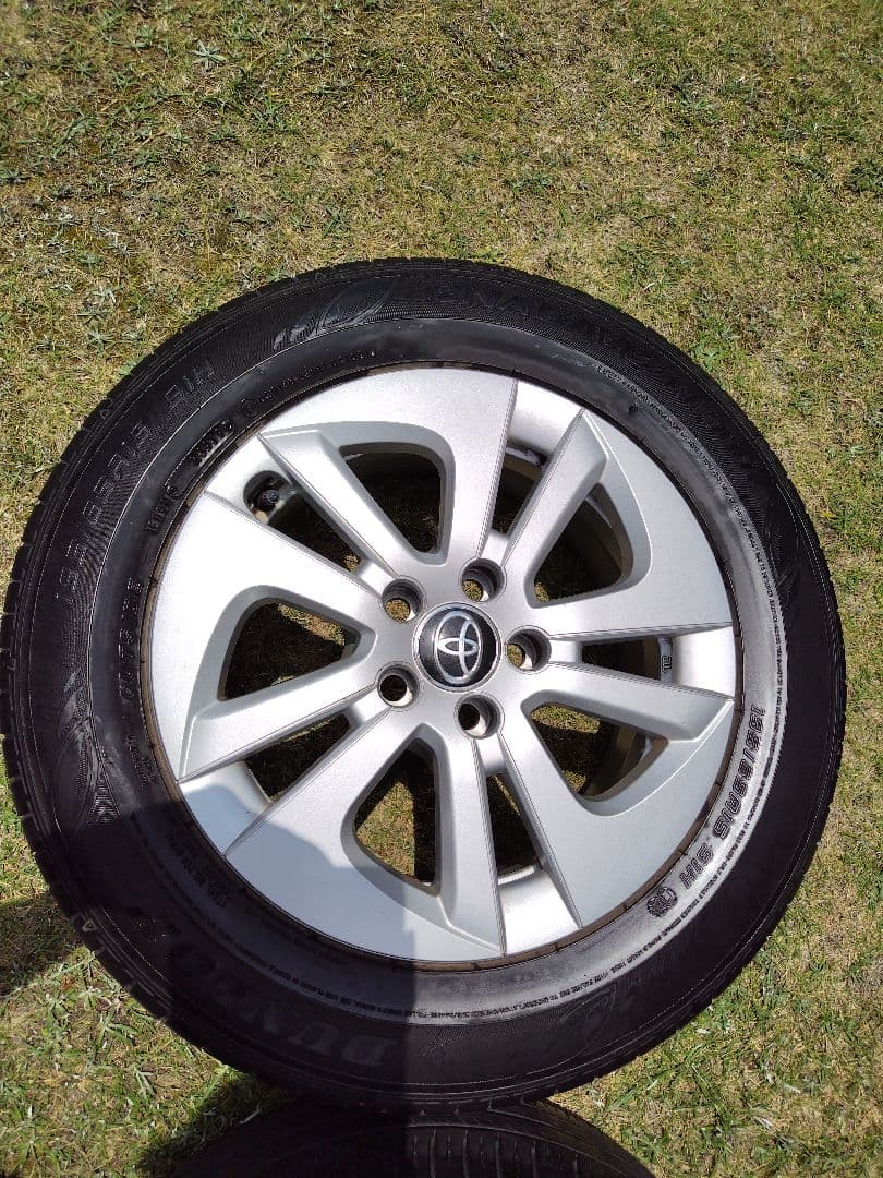 t*a様 k*7様 50プリウス　純正 15インチ ホイールタイヤセット