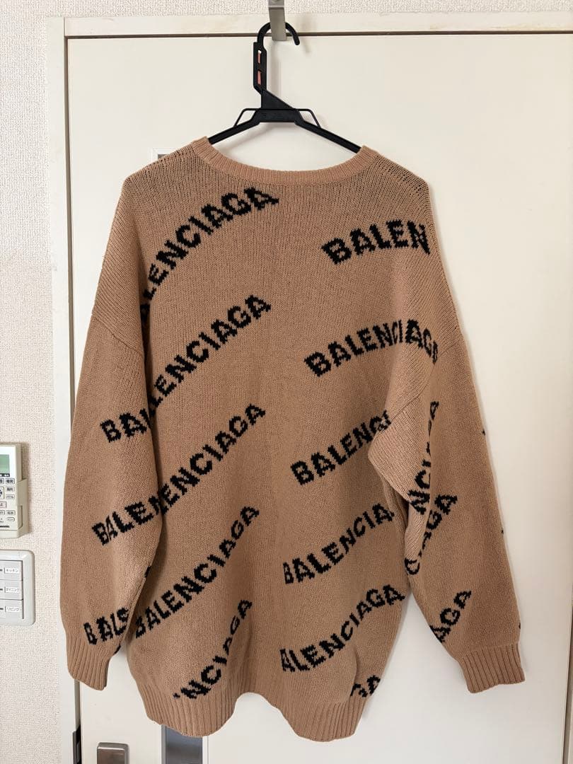 BALENCIAGA ロゴ入りニット Mサイズ ベージュ