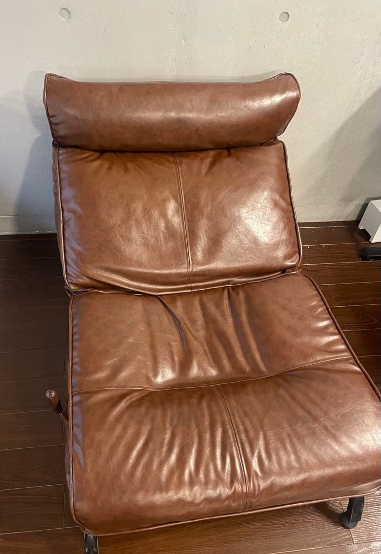【浜松市内引取限定】美品　レザー調1人掛けローソファブラウン