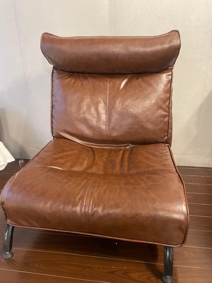 【浜松市内引取限定】美品　レザー調1人掛けローソファブラウン